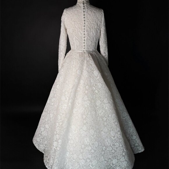 Preloved US6 Anna Augusta Modest Style Guipure Lace Bridal Gown - Picture 8 of 8